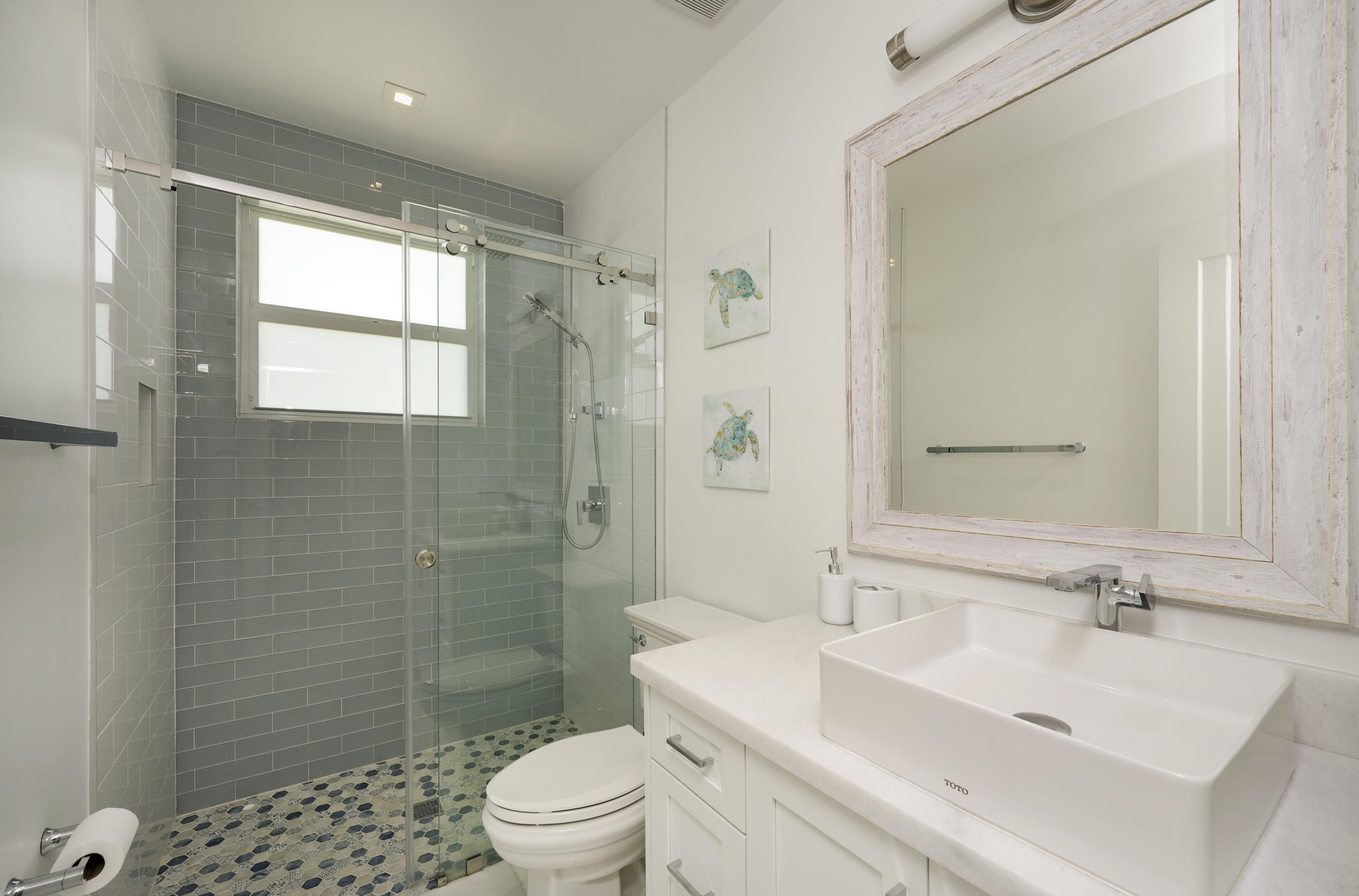 94825 Overseas Highway Unit: 77