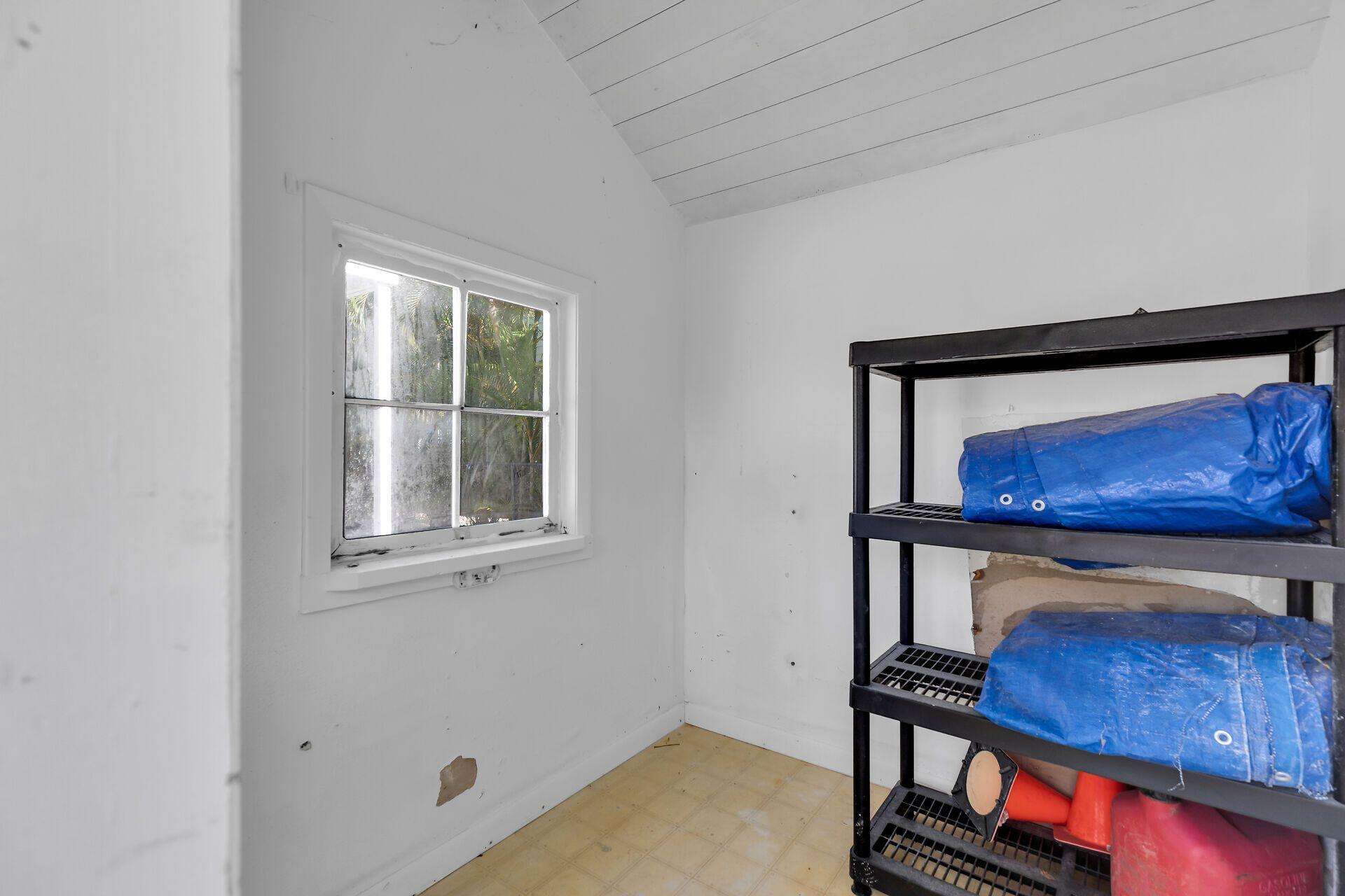 878 La Paloma Road