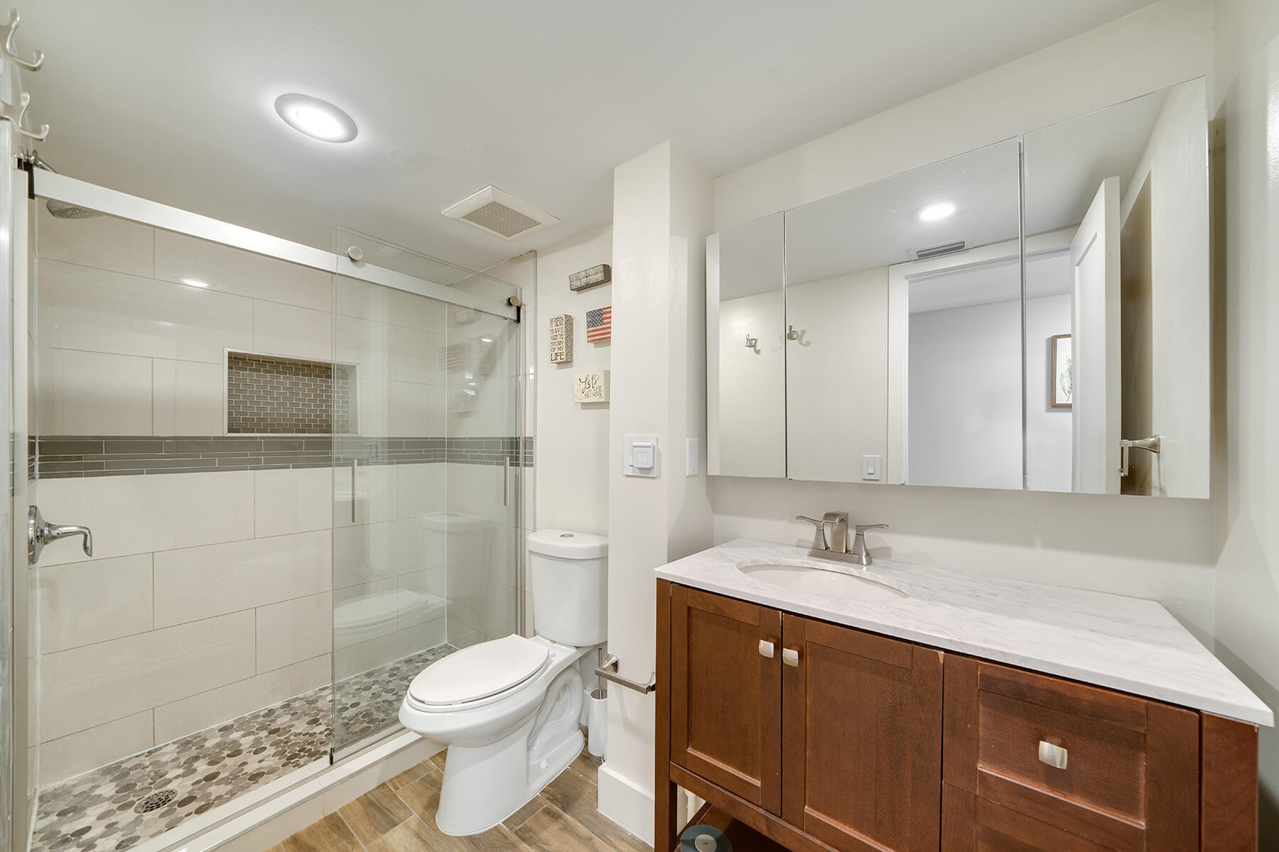 87200 Overseas Highway Unit: B9