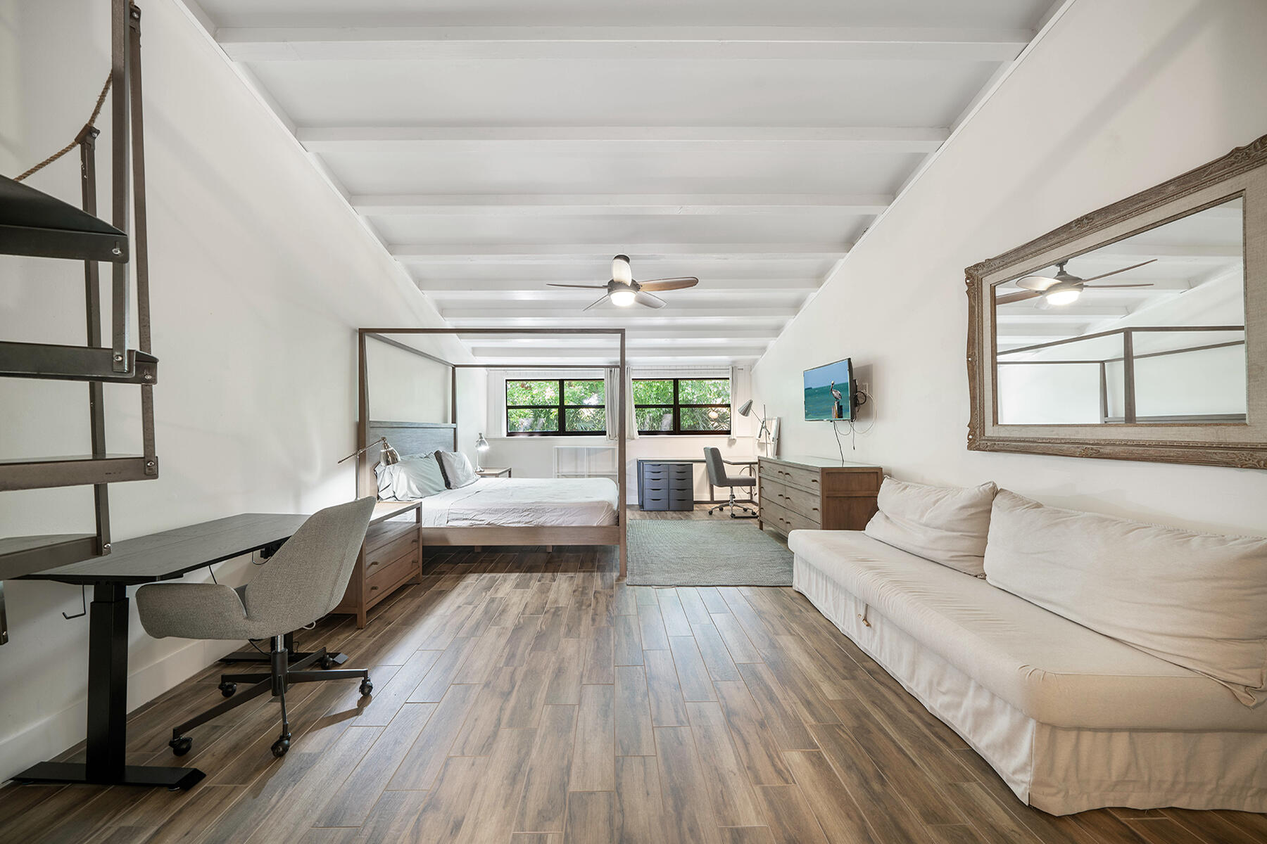 87200 Overseas Highway Unit: B9