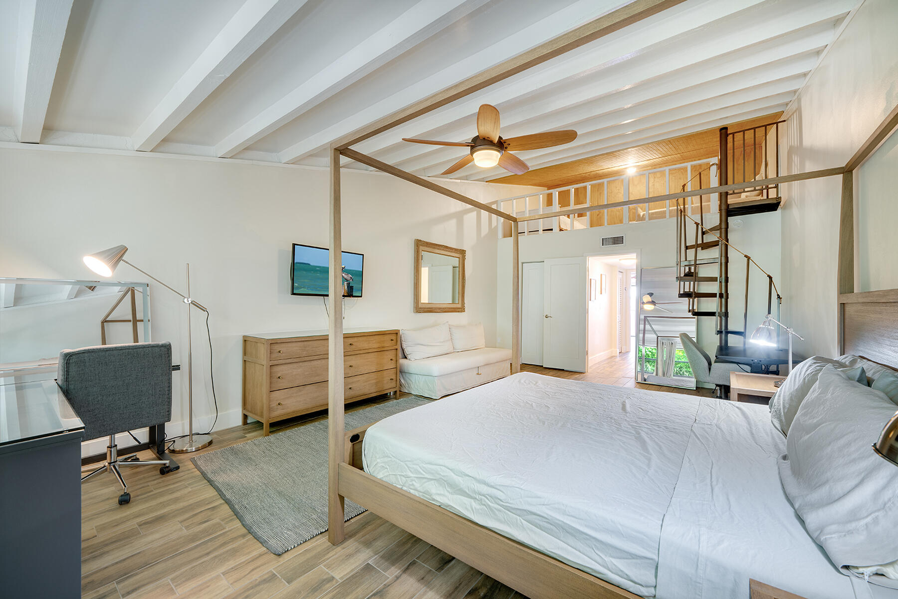 87200 Overseas Highway Unit: B9