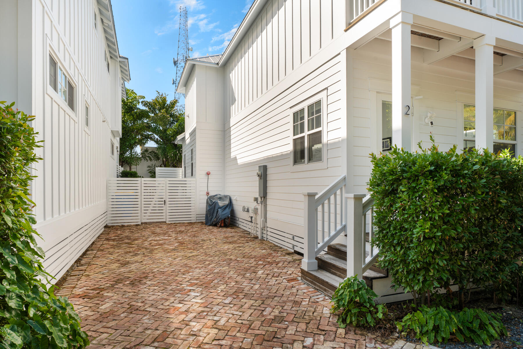 81906 Overseas Highway Unit: 2