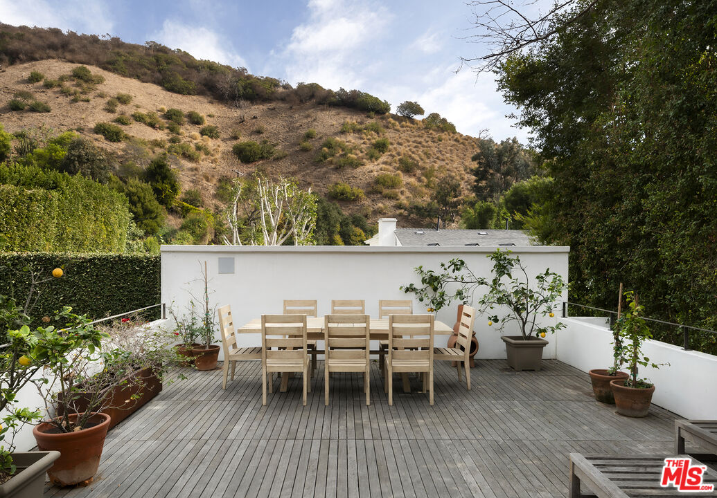 1359 N Beverly Dr