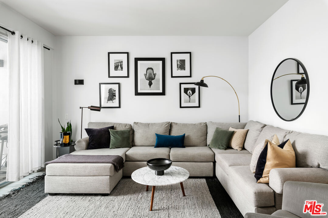 7250 Franklin Ave Unit: 112