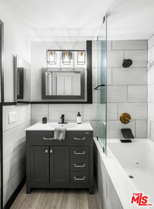 7250 Franklin Ave Unit: 112