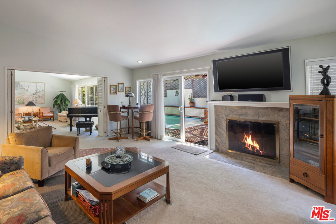2381 Hercules Dr