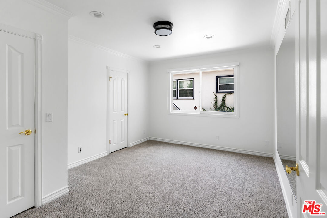 502 Smithwood Dr
