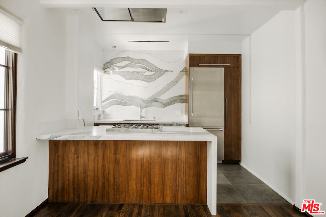 1302 N Sweetzer Ave Unit: 403