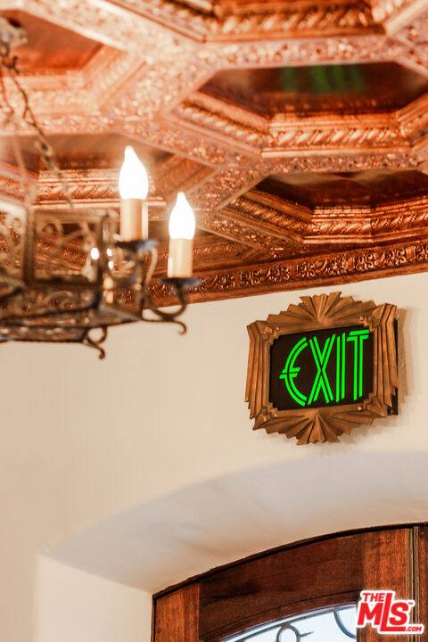 1302 N Sweetzer Ave Unit: 403