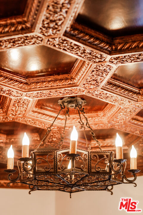 1302 N Sweetzer Ave Unit: 403