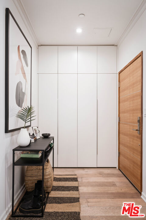 132 N Swall Dr Unit: 101