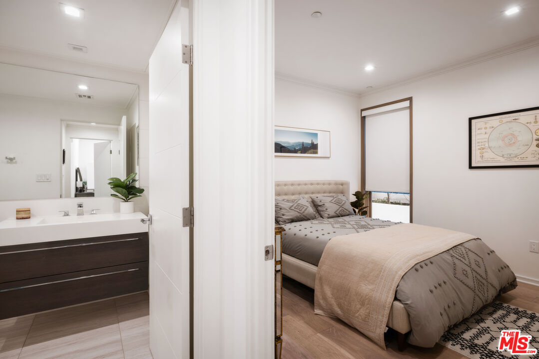 132 N Swall Dr Unit: 101