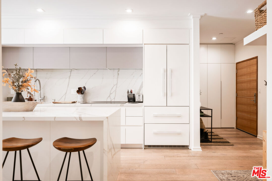 132 N Swall Dr Unit: 101