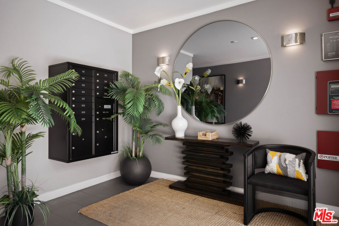 132 N Swall Dr Unit: 101