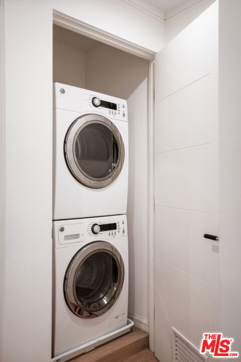 132 N Swall Dr Unit: 101