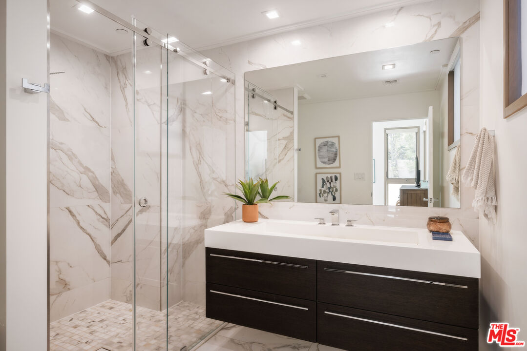 132 N Swall Dr Unit: 101