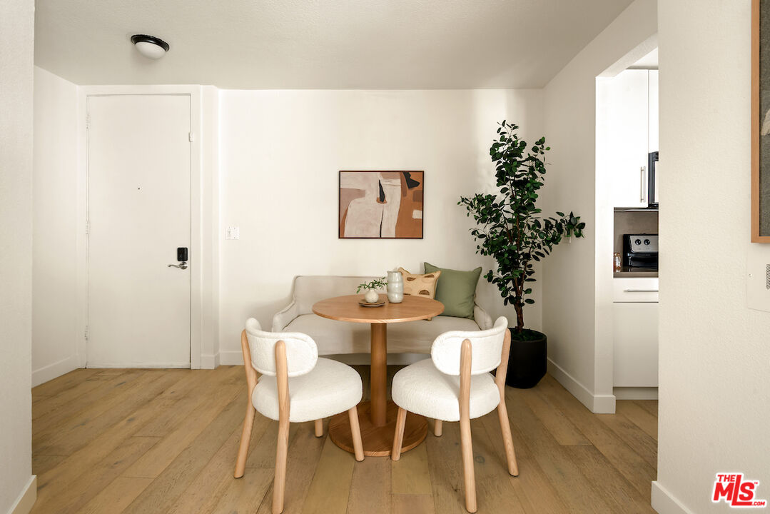 141 S Clark Dr Unit: 216