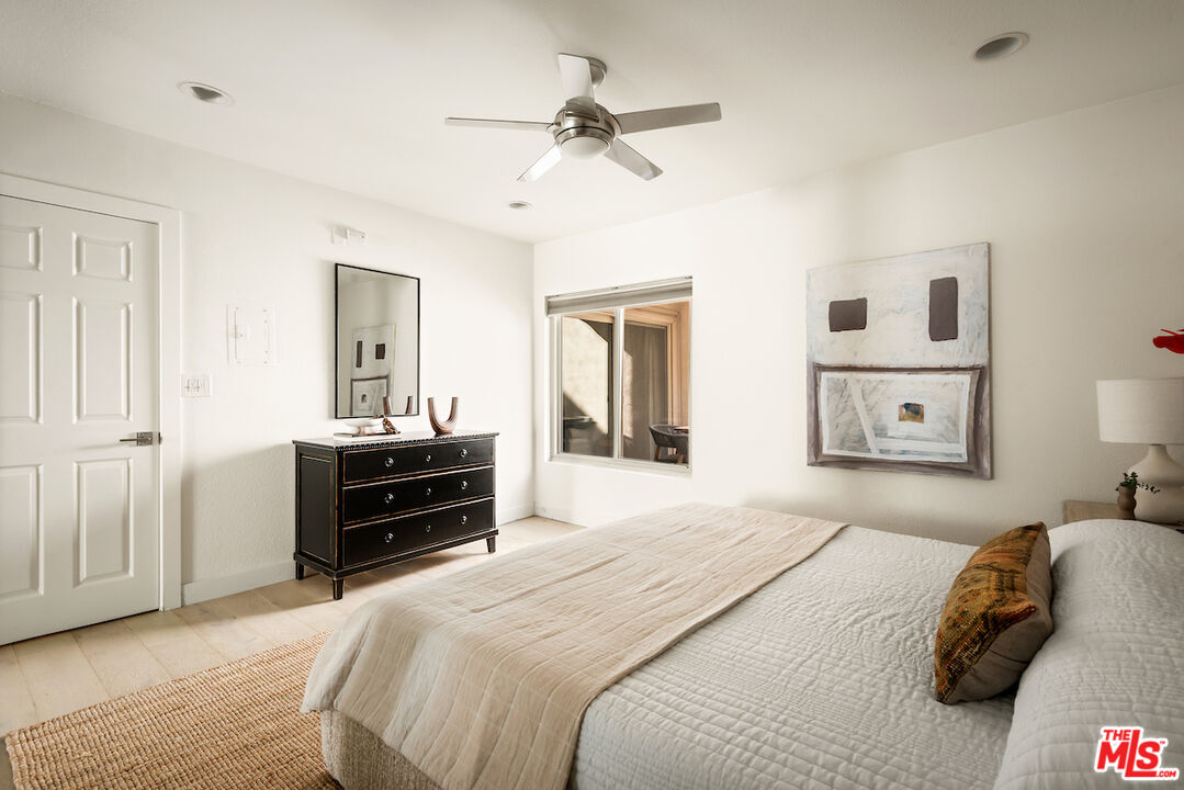 141 S Clark Dr Unit: 216