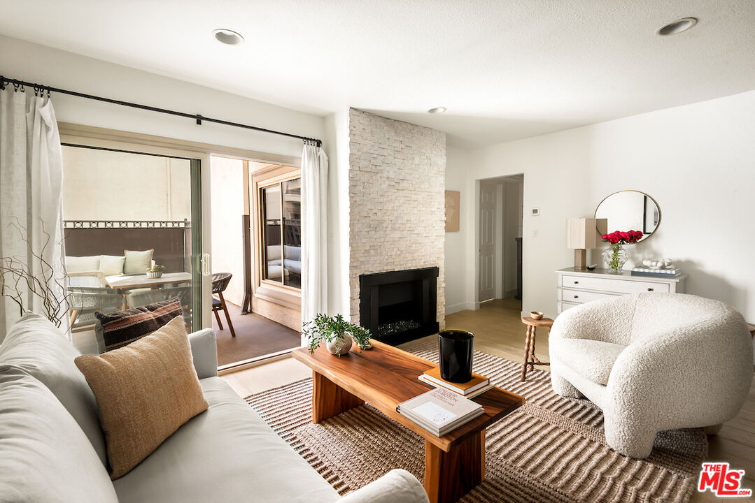 141 S Clark Dr Unit: 216