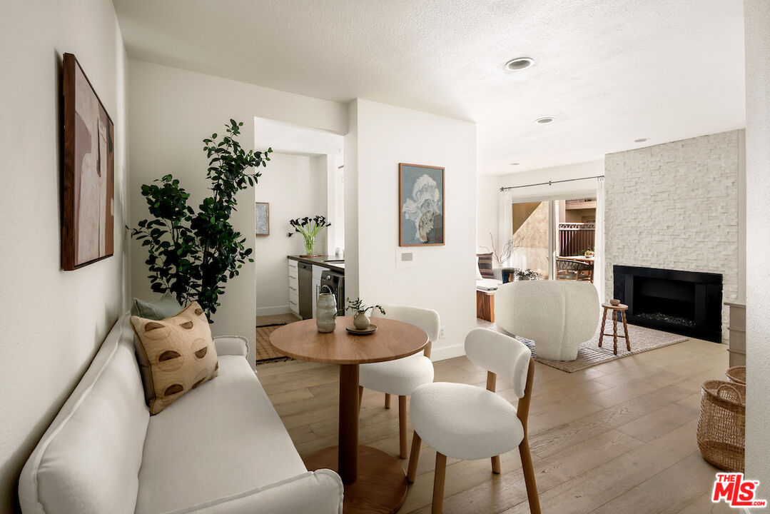 141 S Clark Dr Unit: 216