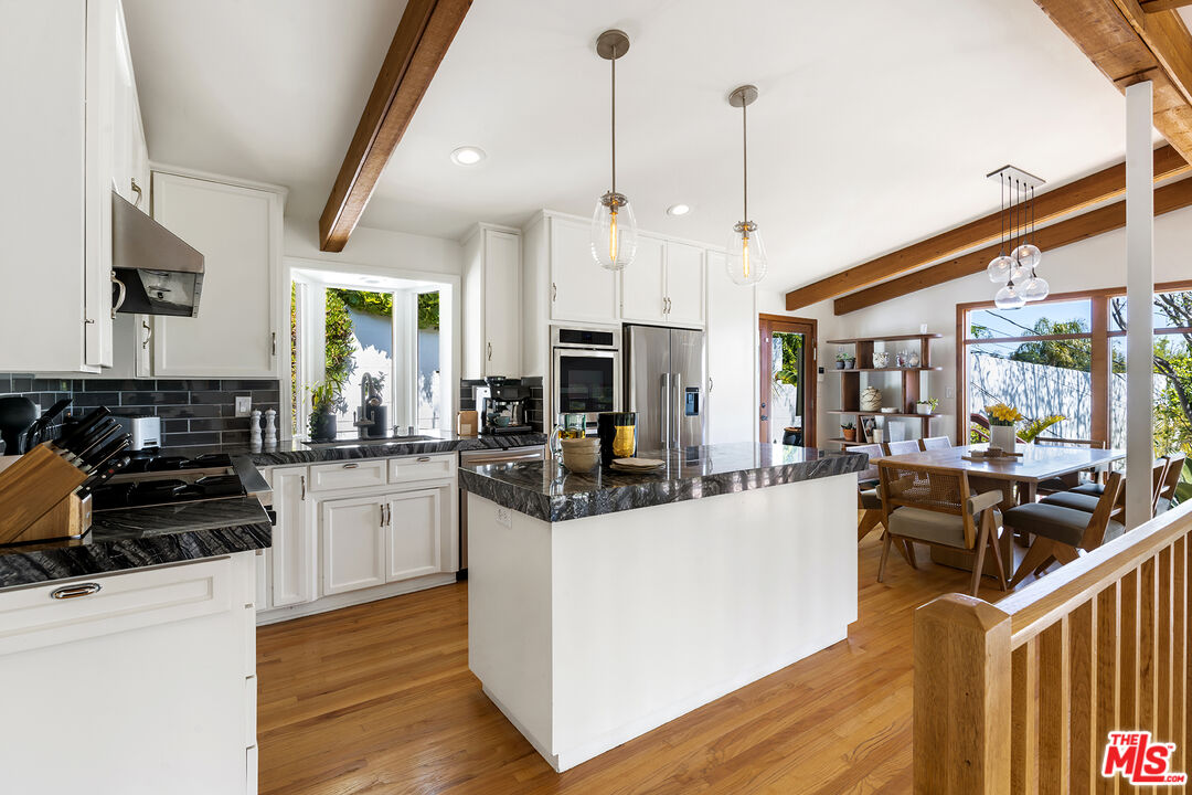 2251 Sunset Heights Dr