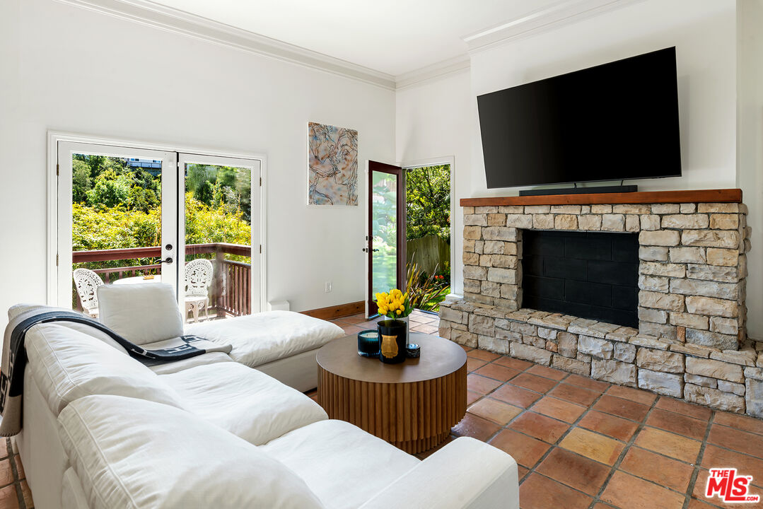 2251 Sunset Heights Dr