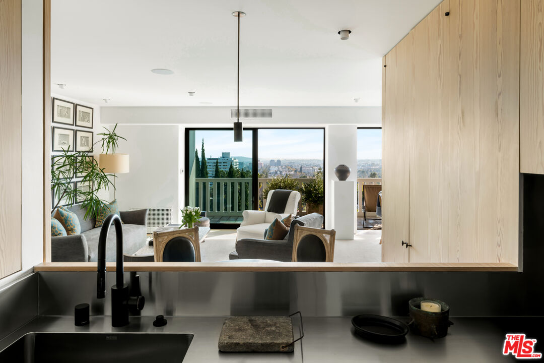 999 N Doheny Dr Unit: 510