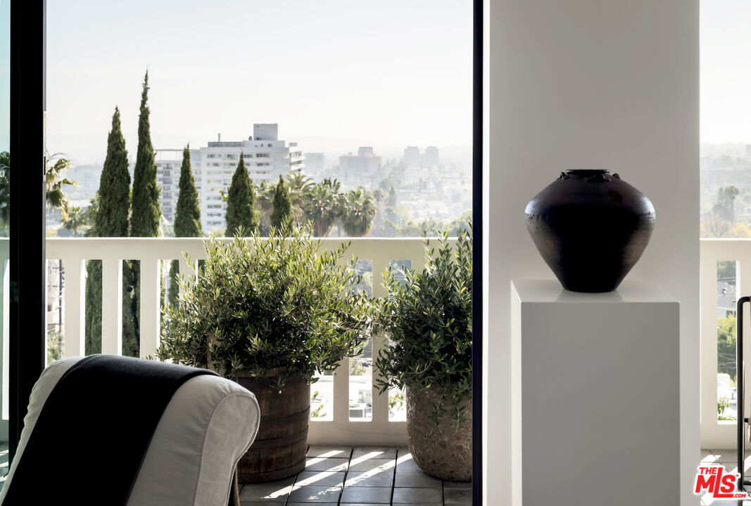 999 N Doheny Dr Unit: 510