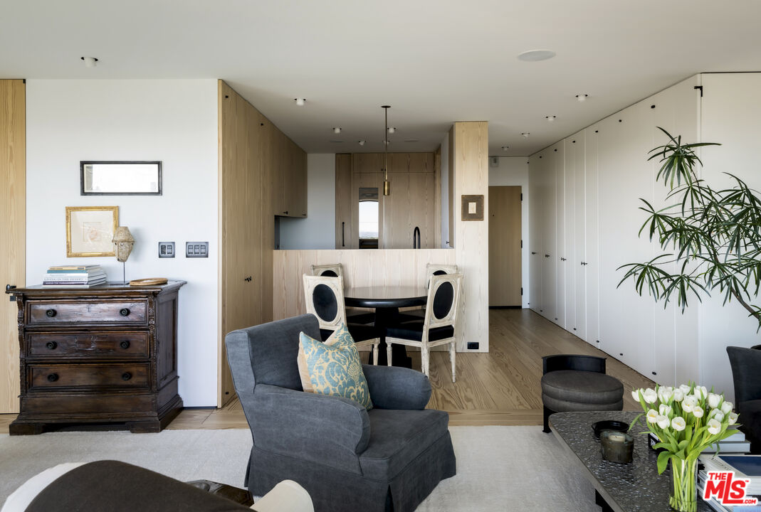 999 N Doheny Dr Unit: 510