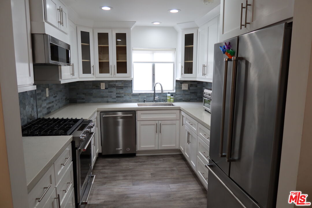 944 Palm Ave Unit: 2