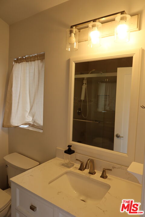 944 Palm Ave Unit: 2