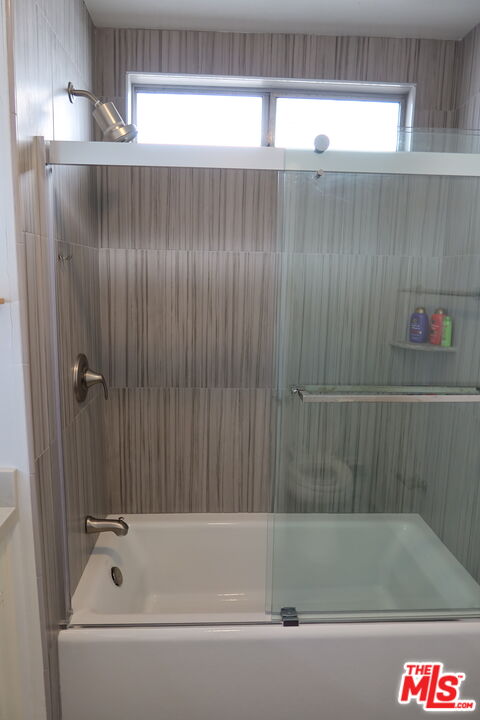 944 Palm Ave Unit: 2