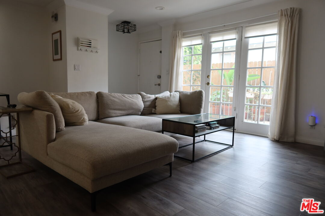 944 Palm Ave Unit: 2