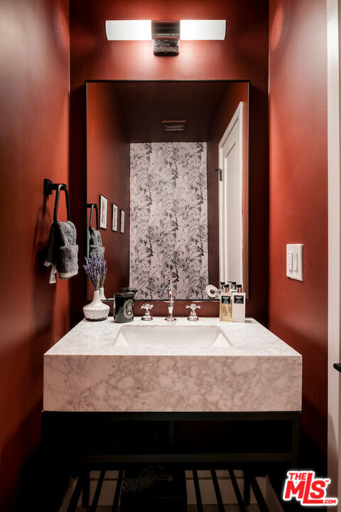 651 Wilcox Ave Unit: 3C