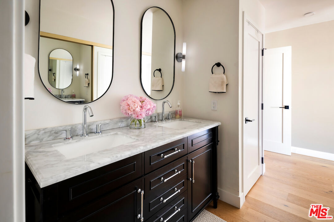 651 Wilcox Ave Unit: 3C