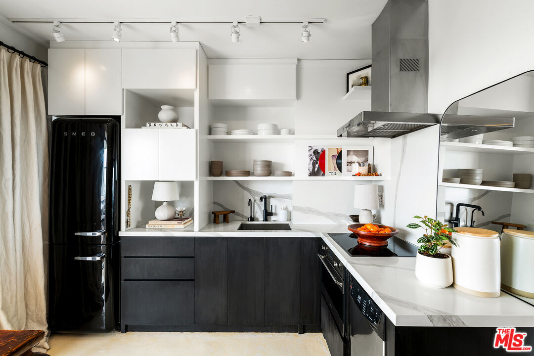 999 N Doheny Dr Unit: 811