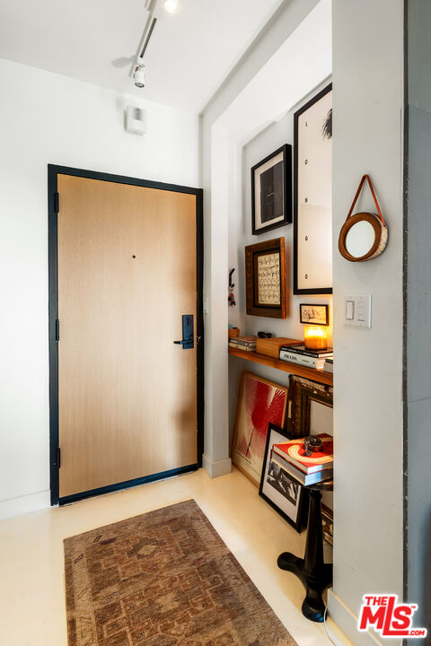 999 N Doheny Dr Unit: 811