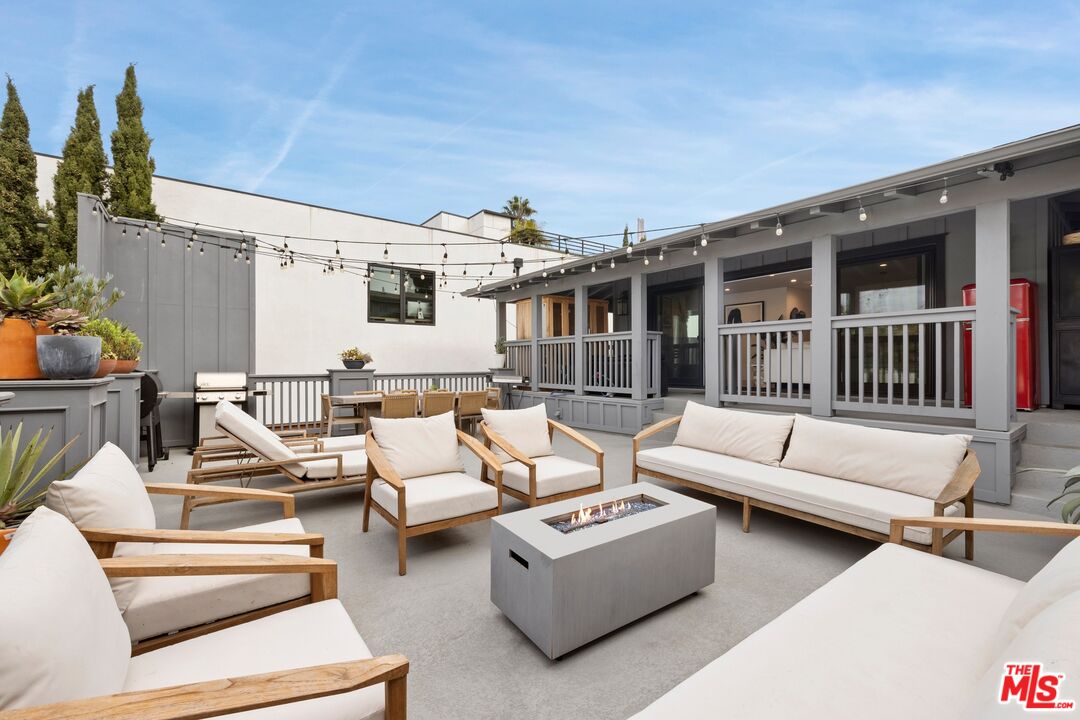 637 Santa Clara