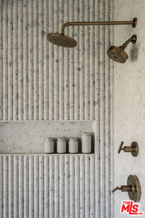 1926 N Crescent Heights Blvd