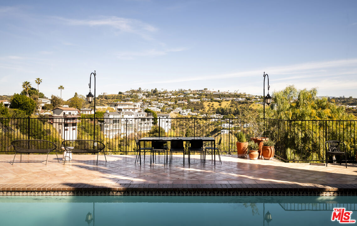 1926 N Crescent Heights Blvd