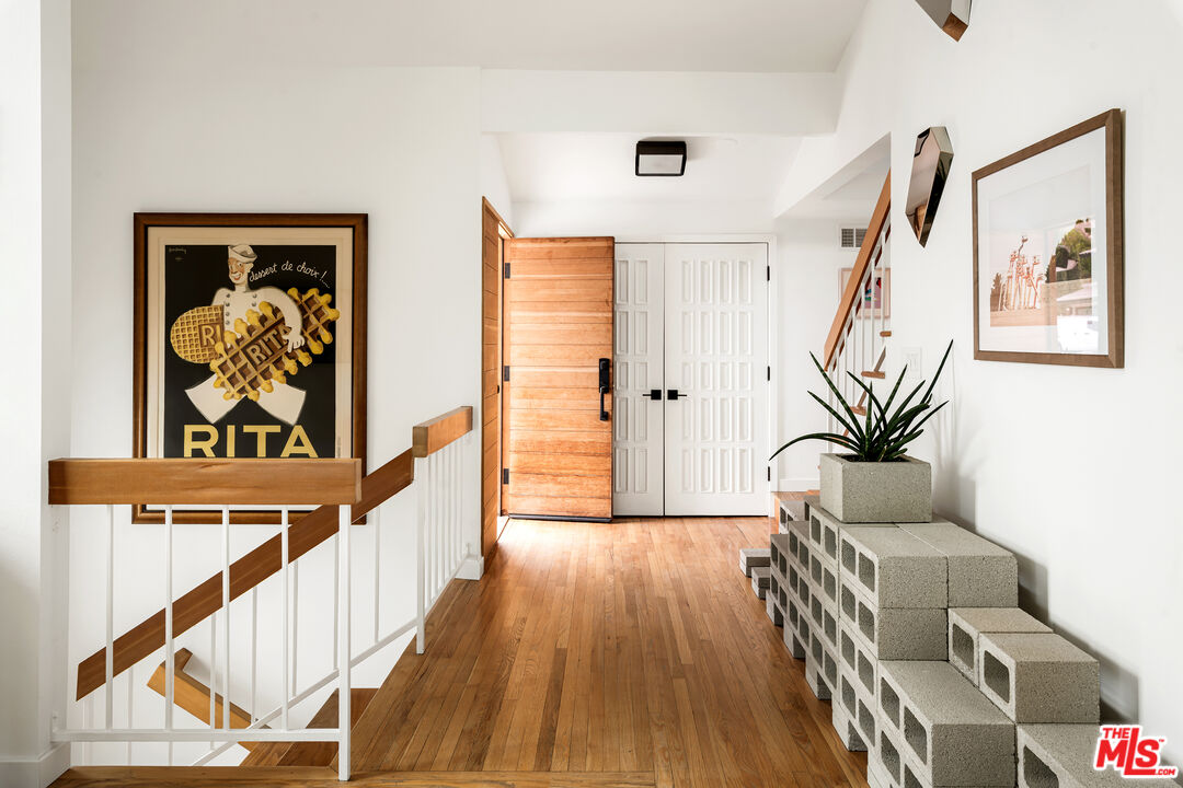 1926 N Crescent Heights Blvd