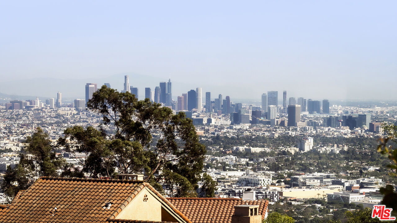 1926 N Crescent Heights Blvd