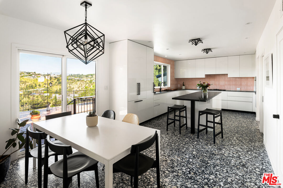 1926 N Crescent Heights Blvd