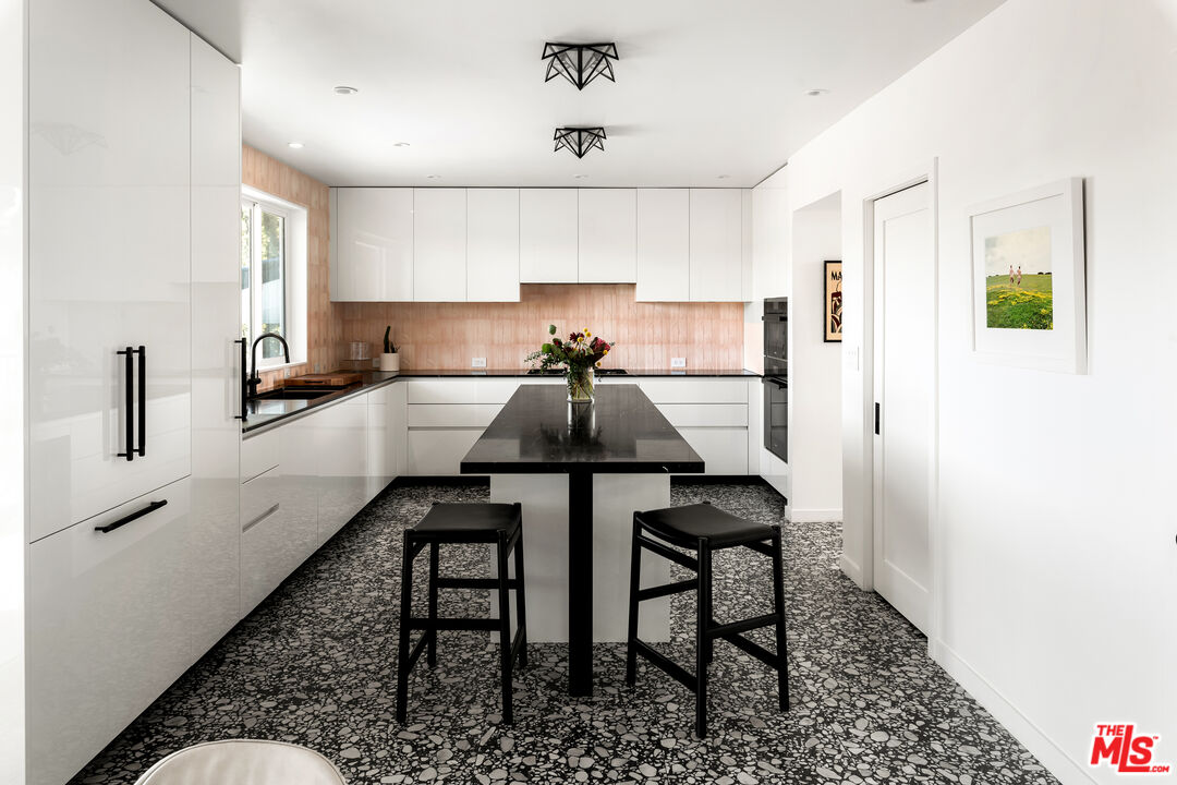 1926 N Crescent Heights Blvd