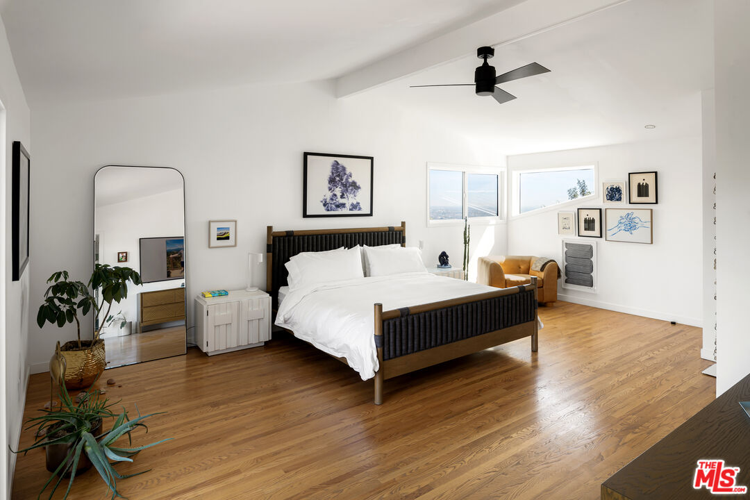 1926 N Crescent Heights Blvd