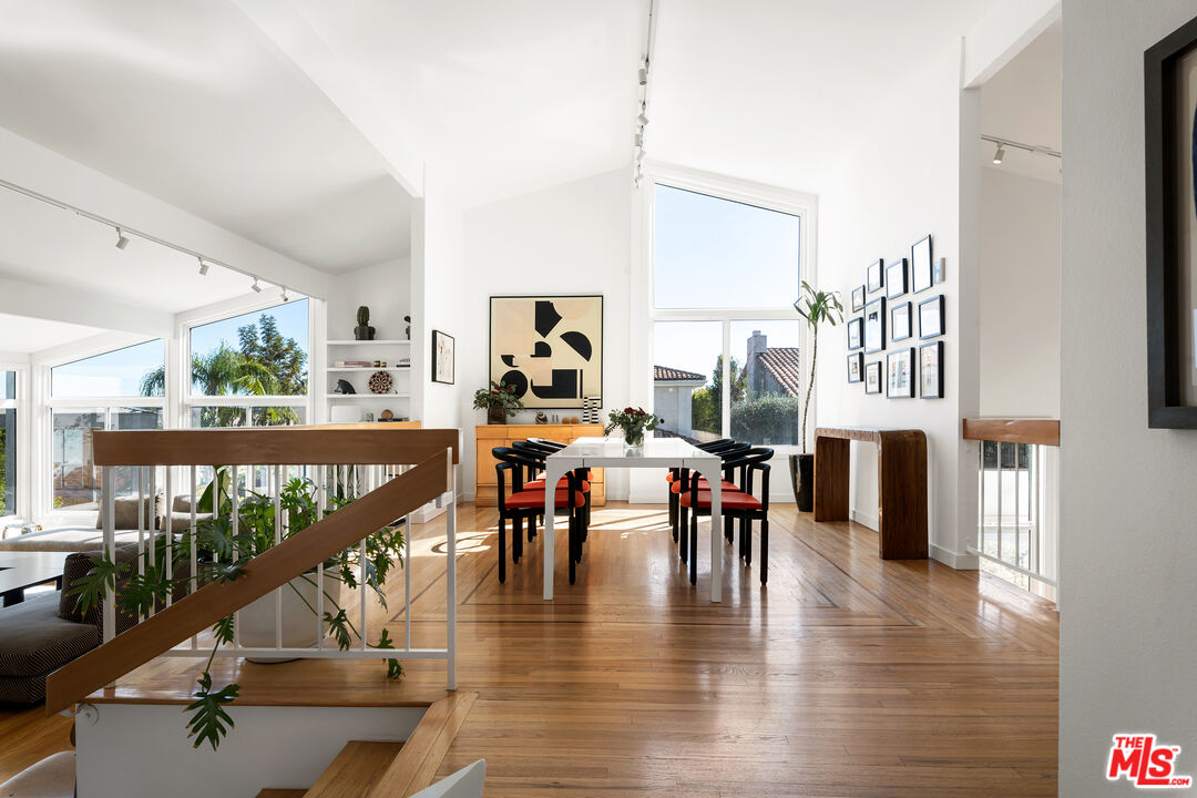 1926 N Crescent Heights Blvd