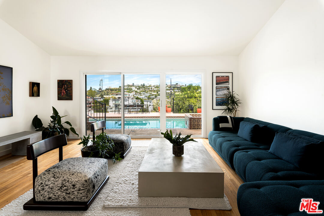 1926 N Crescent Heights Blvd