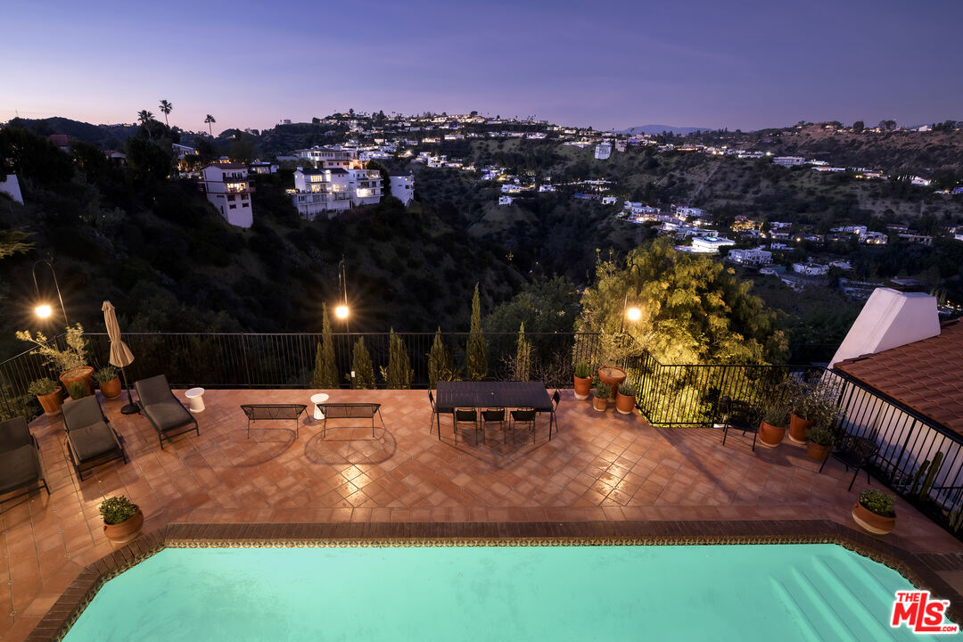 1926 N Crescent Heights Blvd