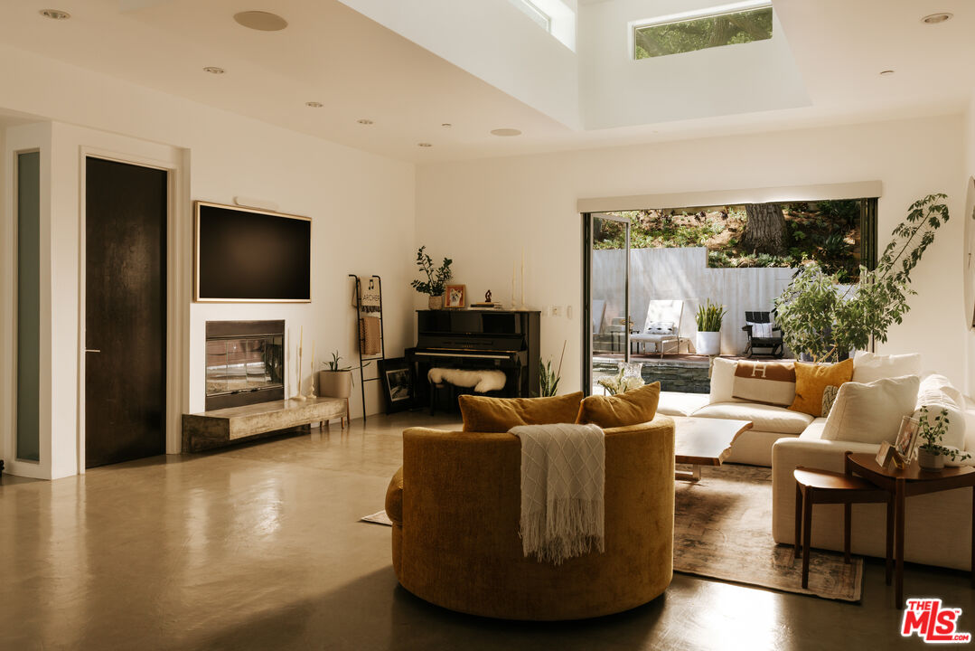 2169 Stanley Hills Dr