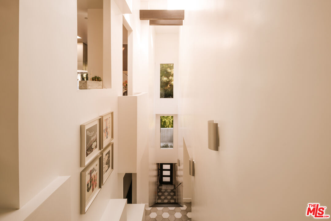 2169 Stanley Hills Dr